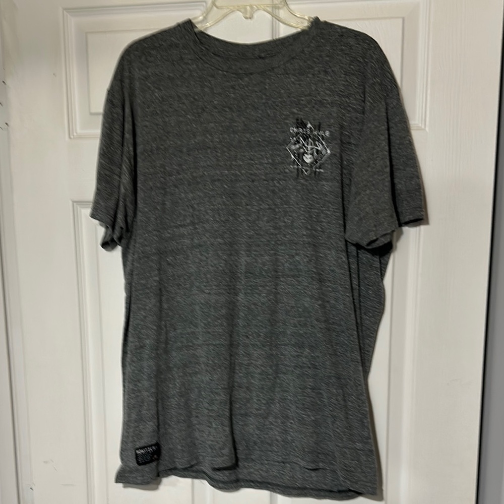 Gray Short Sleeve Tee with Classic Crew Neck and Soft Comfortable Fabric